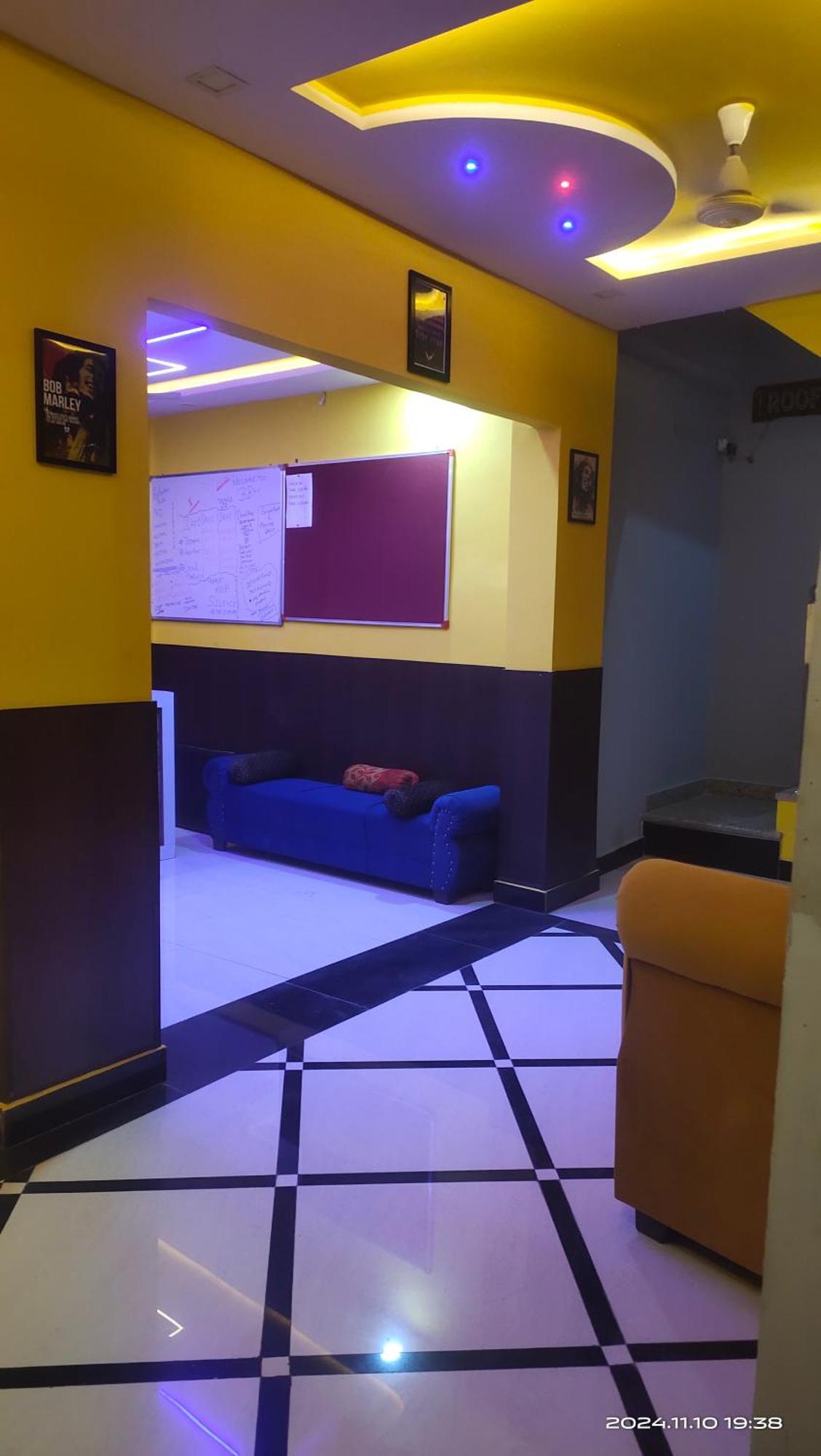 Big Brother Hostel Hotel Agra  Exteriör bild