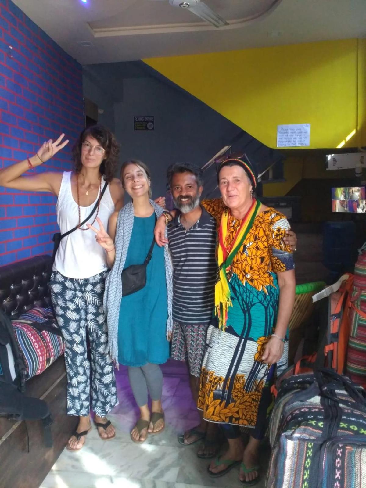 Big Brother Hostel Hotel Agra  Exteriör bild