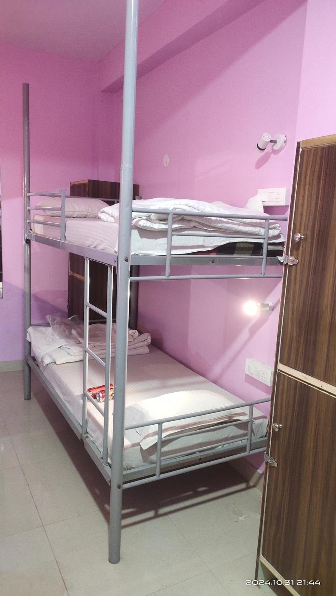 Big Brother Hostel Hotel Agra  Exteriör bild
