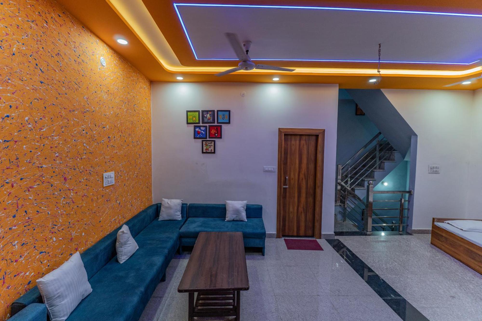 Big Brother Hostel Hotel Agra  Exteriör bild