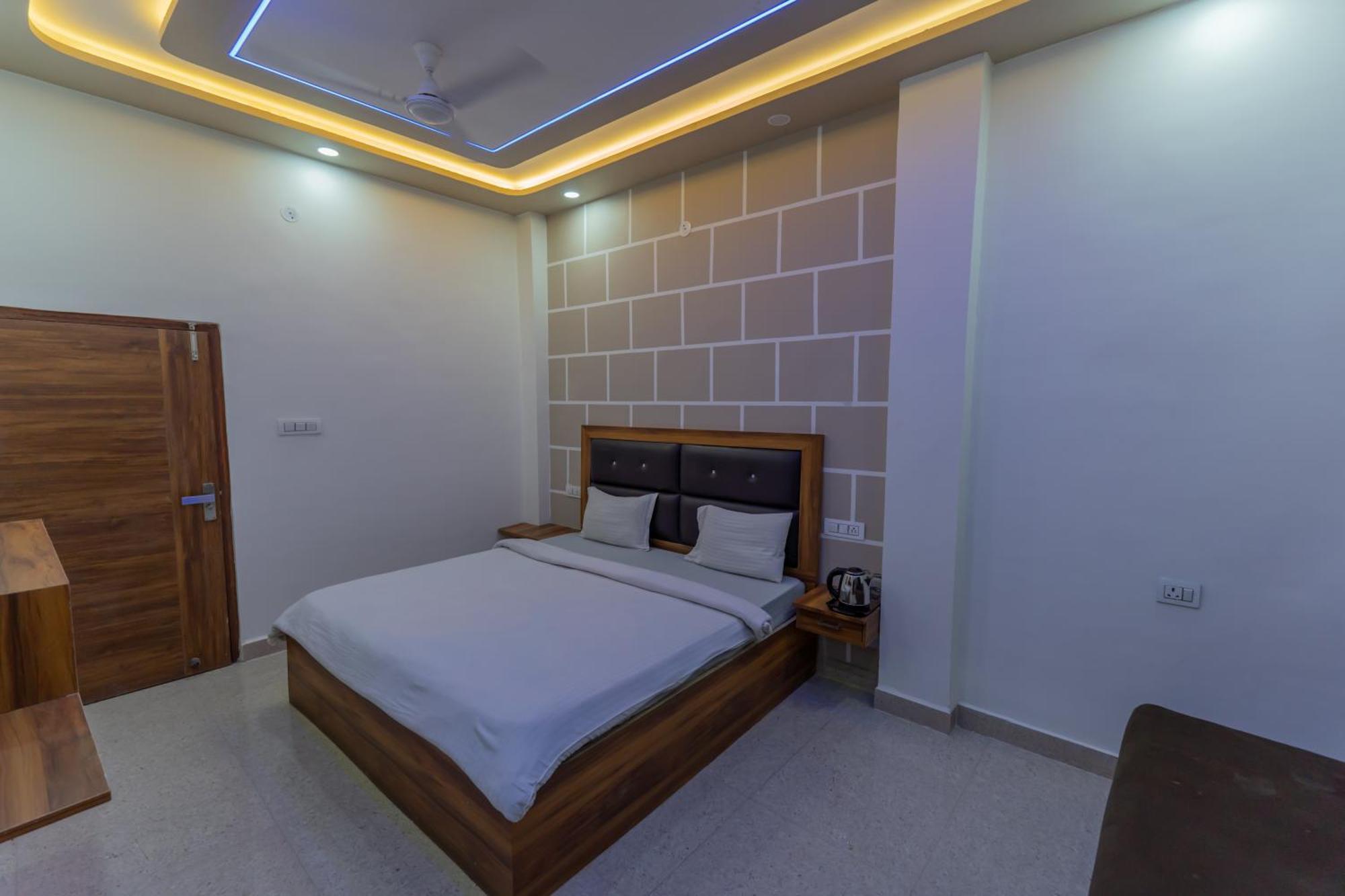 Big Brother Hostel Hotel Agra  Rum bild